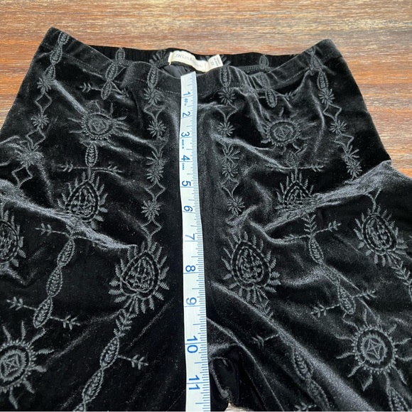 Johnny Was Althea Stretch Tonal Embroidered Velvet Legging Black XS - Picture 9 of 16